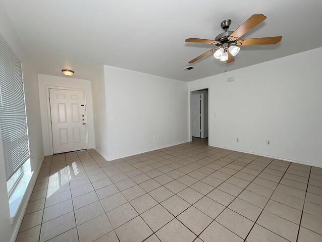 Photo - 919 Farmington Rd