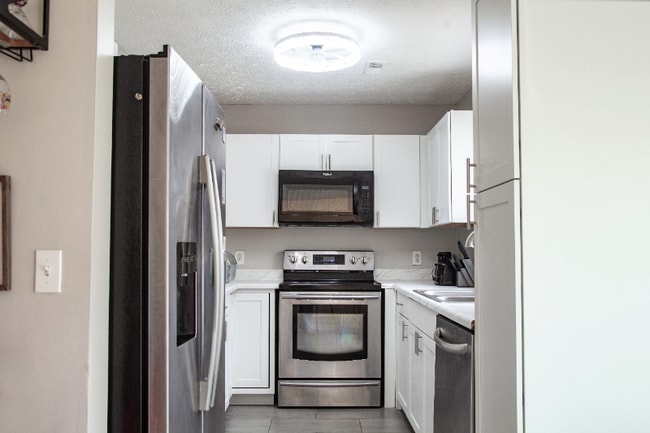 Photo - 6009 Monroe Crossing