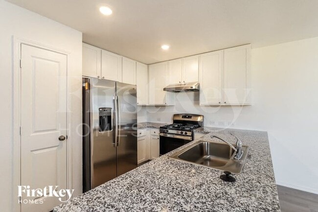 Photo - 10610 McClintock Dr