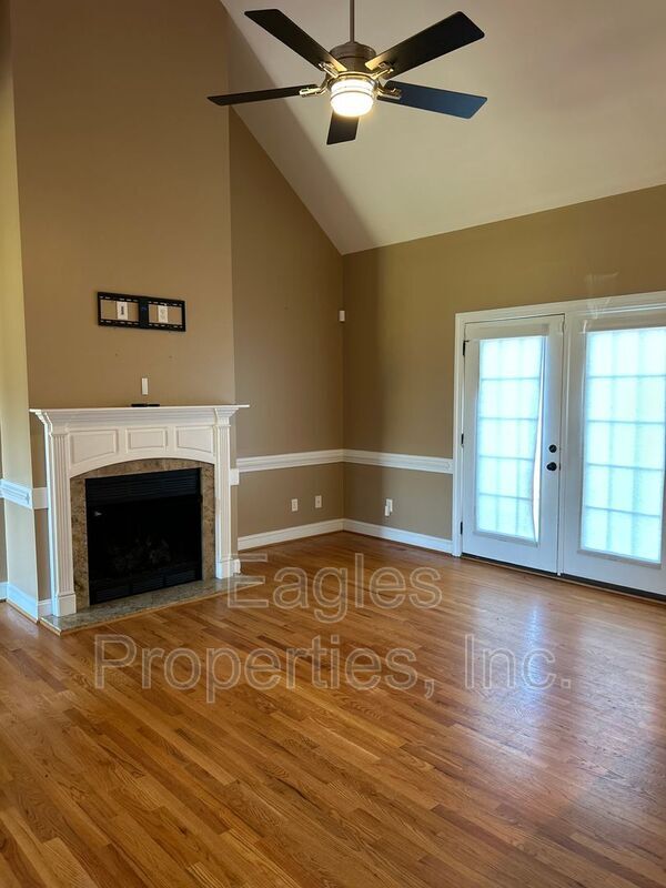 Photo - 304 Glenn Laurel Dr