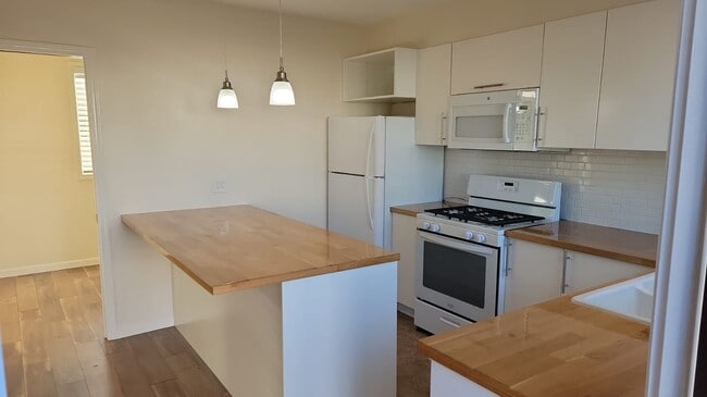 Photo - 5334 Cedar Ave Unit 5334