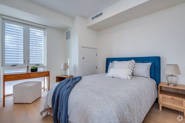 2BR, 2BA - 1,150SF - Bedroom