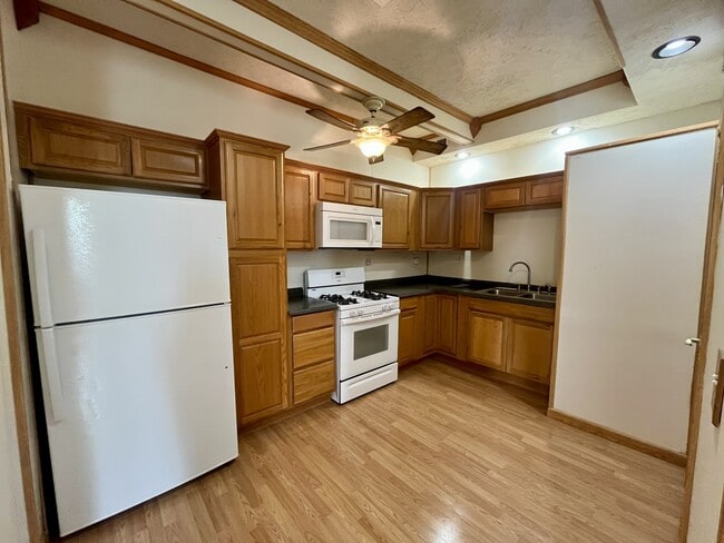 Photo - 706 E Water St Unit 1