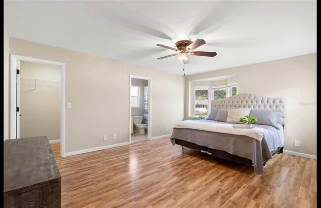 Photo - 110 42nd Ave N