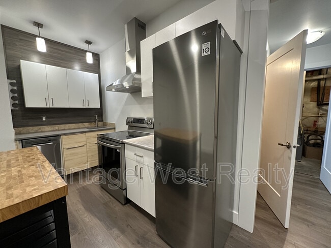 Photo - 889 Mt Ida Dr