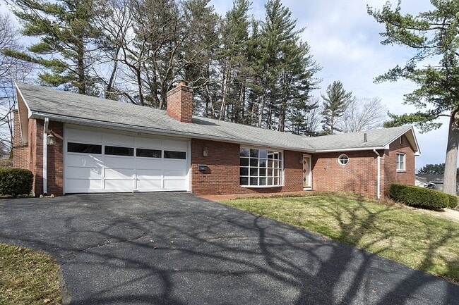 Photo - 71 Bemis Rd
