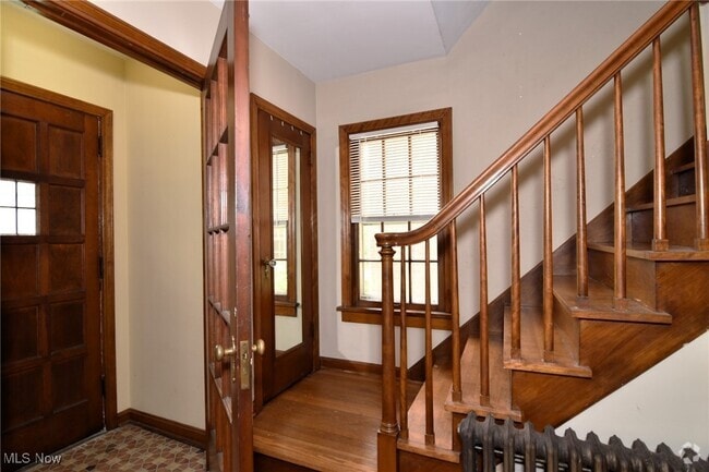 Building Photo - 2408 Eardley Rd Rental