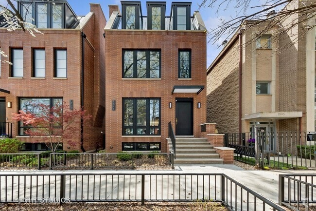 Building Photo - 1844 N Maud Ave Rental