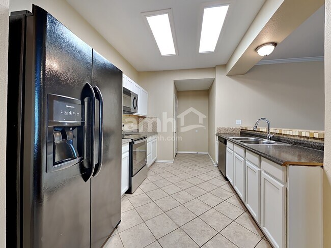 1004 Lake Ridge Dr