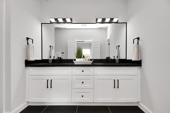 Photo - 7926 Gladstone St