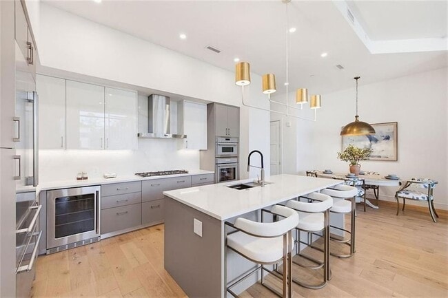 Photo - 2425 Peachtree Rd NE Unit 412