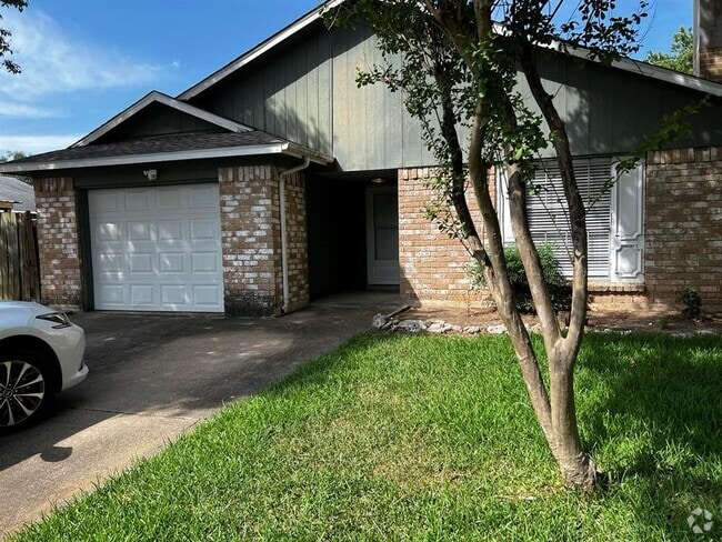 Building Photo - 22118 Singing Spurs Dr Rental