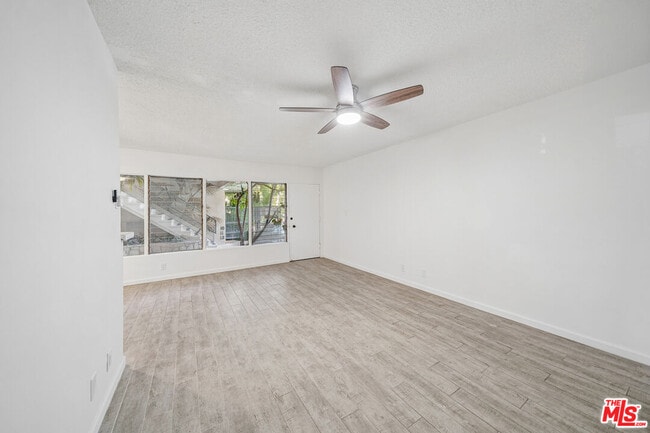 Photo - 1520 Hayworth Ave Unidad 3
