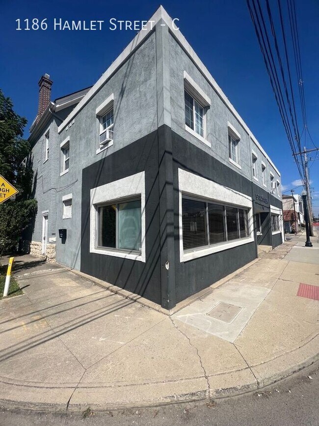 Building Photo - 1186 Hamlet St Unit C