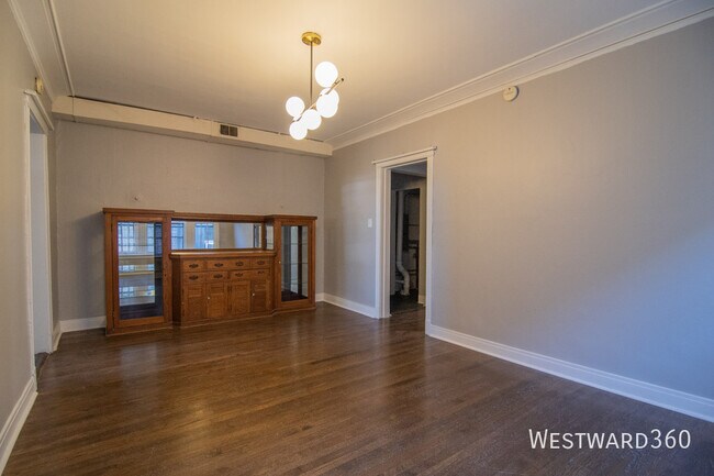 Photo - 844 W Lakeside Pl Unit 3W