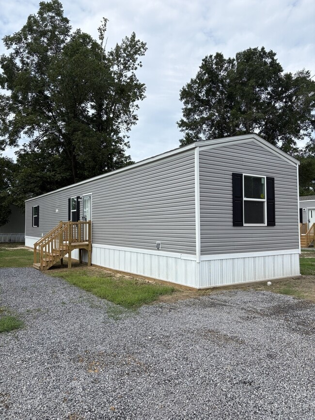 Building Photo - 934 Salters St