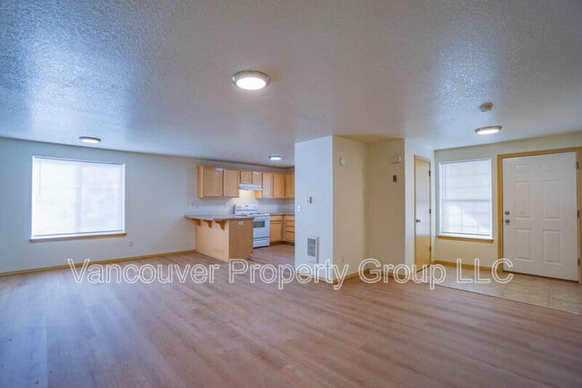 Photo - 1100 W 30th St