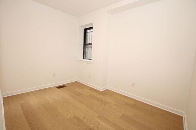 Photo - Spacious 2 bedroom unit in a great area in Graduate hospital Unit 1F/A