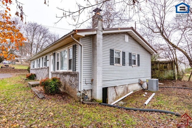 Photo - 1211 Dale Way