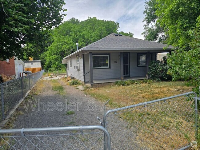 Building Photo - 824 Canyon Rd Rental