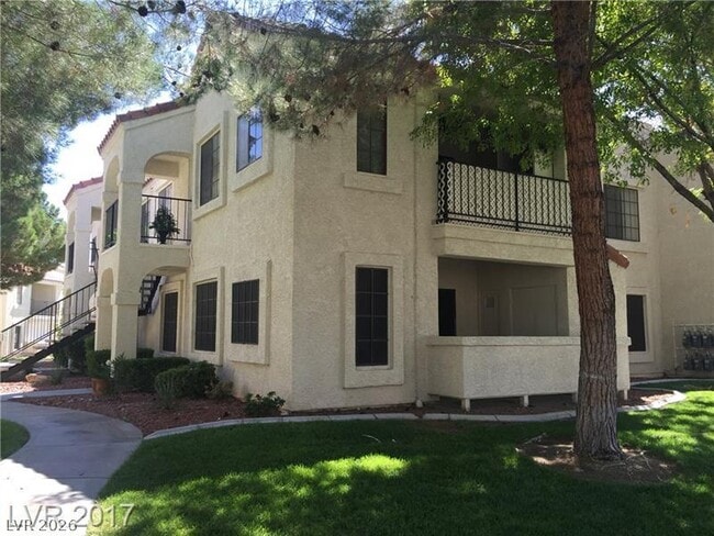 Building Photo - 4736 Nara Vista Way Unit 104