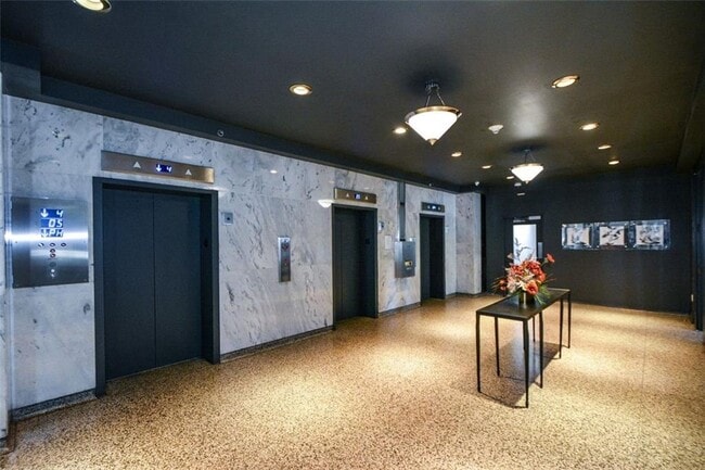 Photo - 620 Peachtree St NE Unit 916