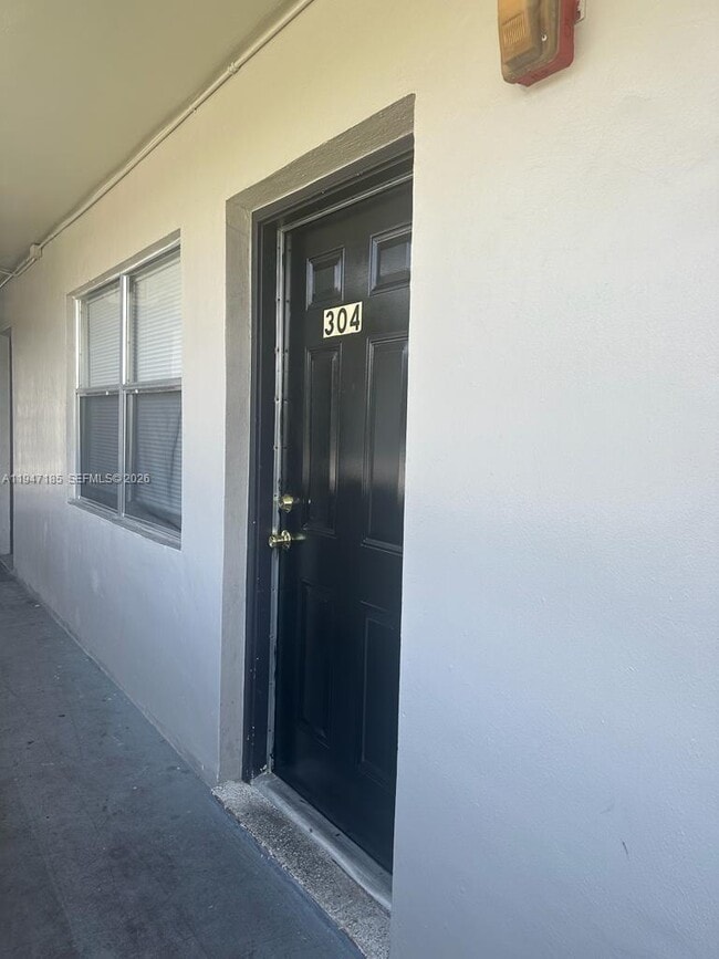 Photo - 1545 NW 8th Ave Unit 304