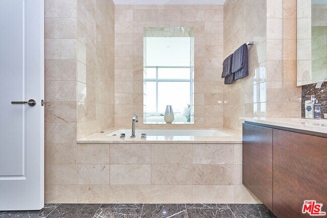 900 W Olympic Blvd Unit 37B