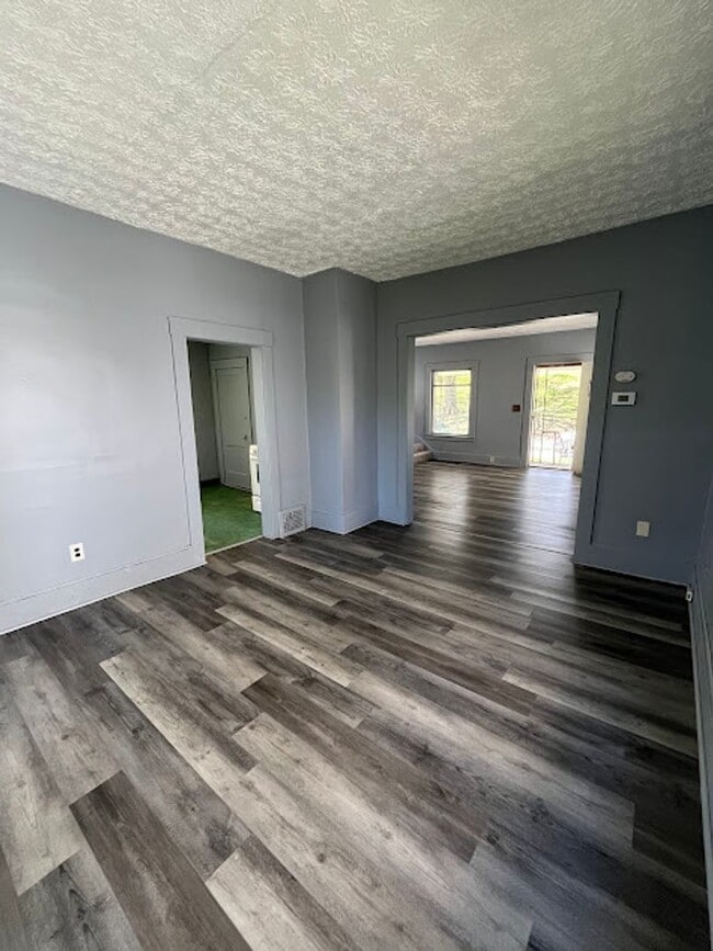 Photo - 3 Bedroom 1 Bathroom Home Rent Ready