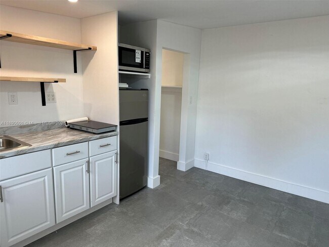 Photo - 80 NE 133rd St Unidad B