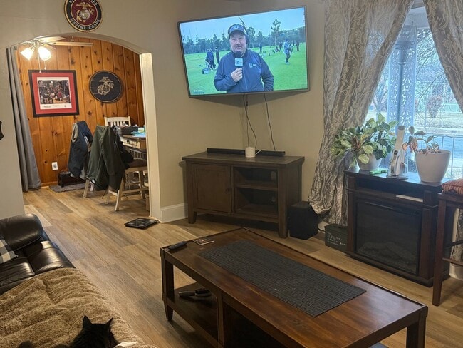 Photo - 312 Woodford St