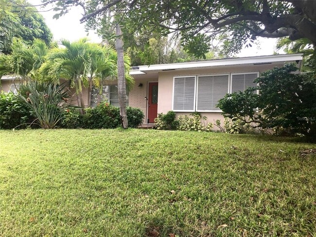 Building Photo - 4040 Poinsettia Dr