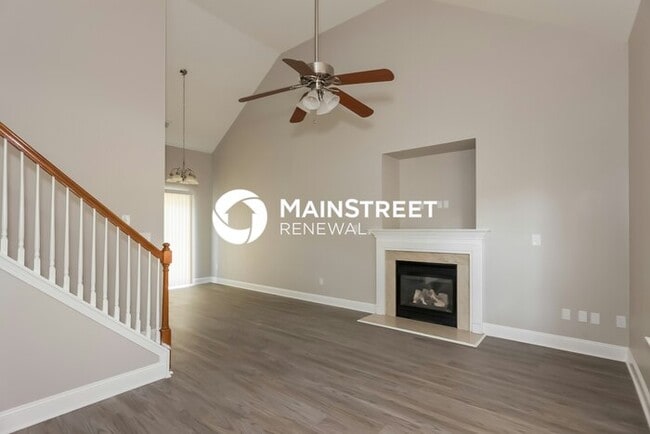 Photo - 3 Bedroom Pet-Friendly Home in Gastonia, NC with Main Street Renewal