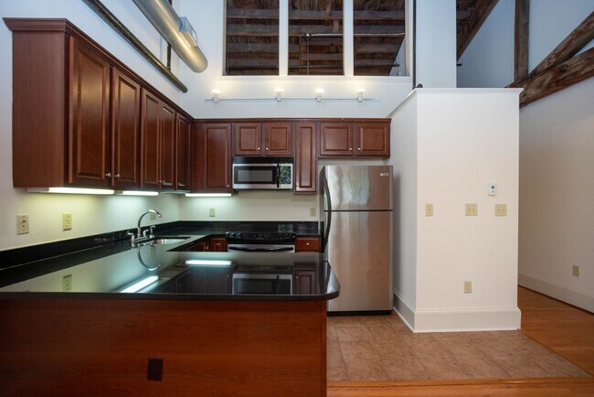 Photo - Flag Factory 10J Unit Flag Factory - 10J