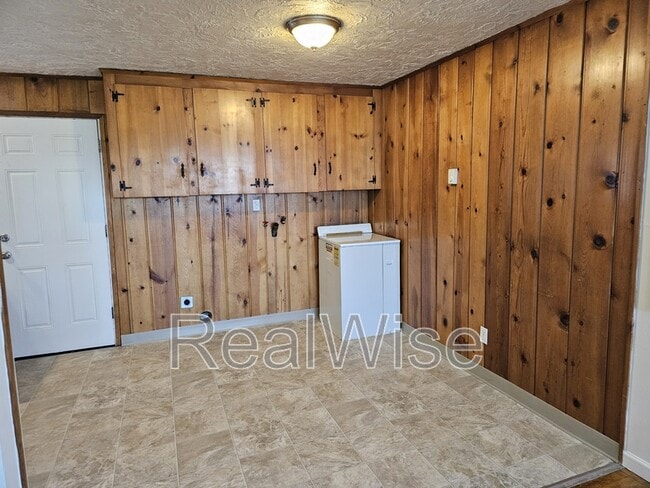 Photo - 614 NE Anderson St