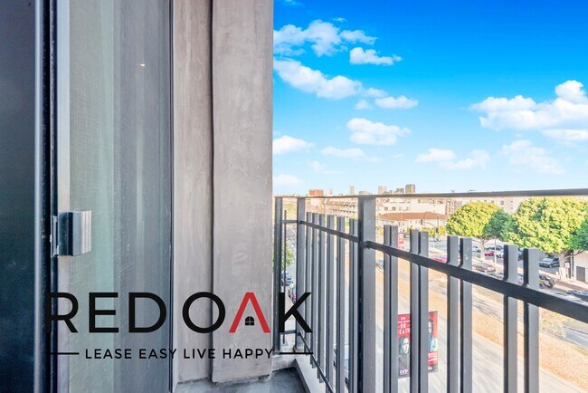 Photo - Extraordinary Top Floor Two Bedroom with P... Unit 508