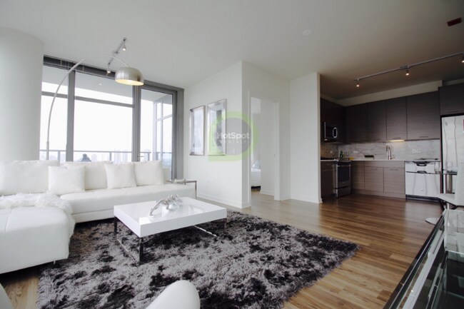 Photo - 343 W Chestnut St