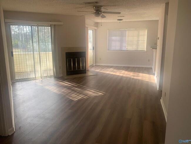 Building Photo - 1155 Old Monrovia Rd NW Unit 5E