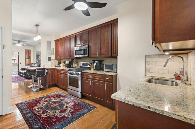 Building Photo - 211 Adams St Unit 5 (3N)
