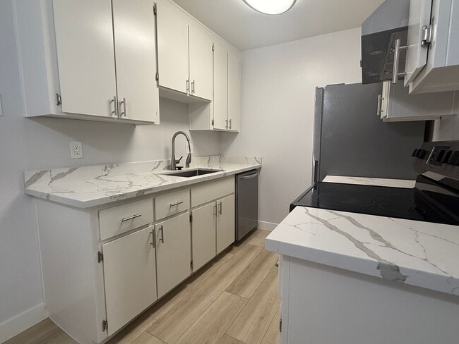 Photo - Upstairs Remodeled 1 Bedroom 1 Bath South San Jose Condo Unit 25