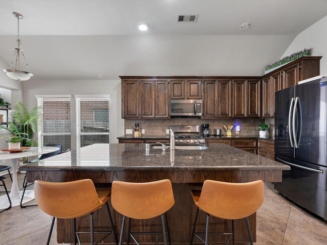 Photo - 2042 Shore Breeze Dr