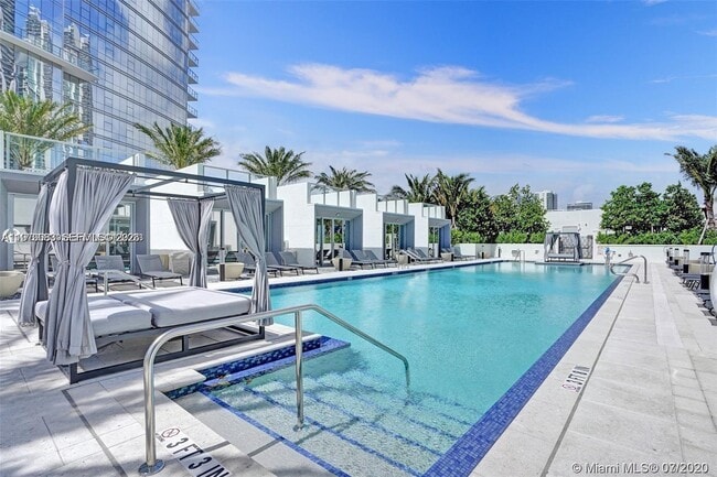 Building Photo - 851 NE 1st Ave Unit 3108