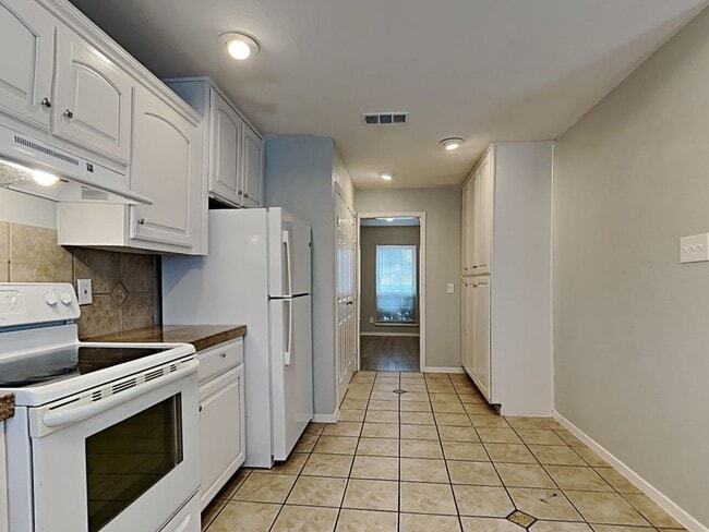 Photo - Charming 3-Bed, 2-Bath Home with Pool in Grand Prairie