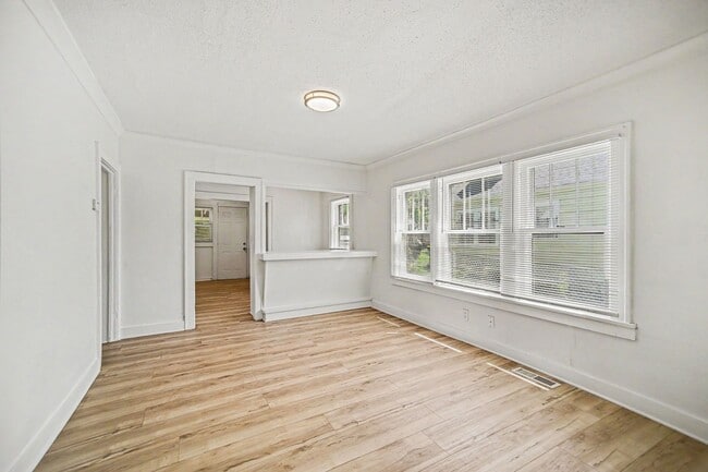Photo - 6431 S Benton Ave