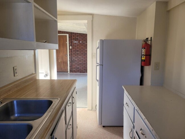 Photo - 2415 Baker St