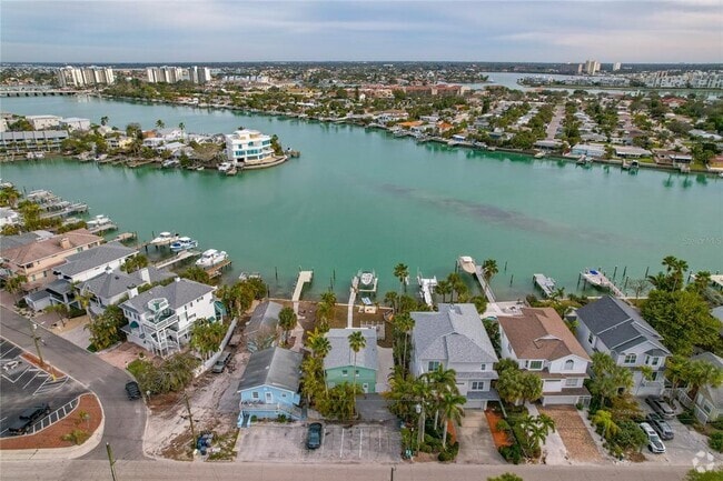 Building Photo - 8441 Bayshore Dr Rental