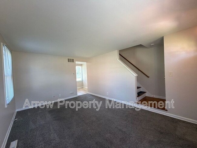 Photo - 5447 Benton St