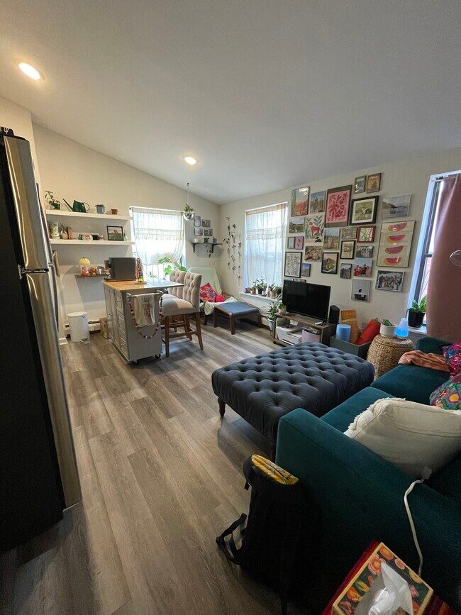 Photo - 1917 Spring Garden St