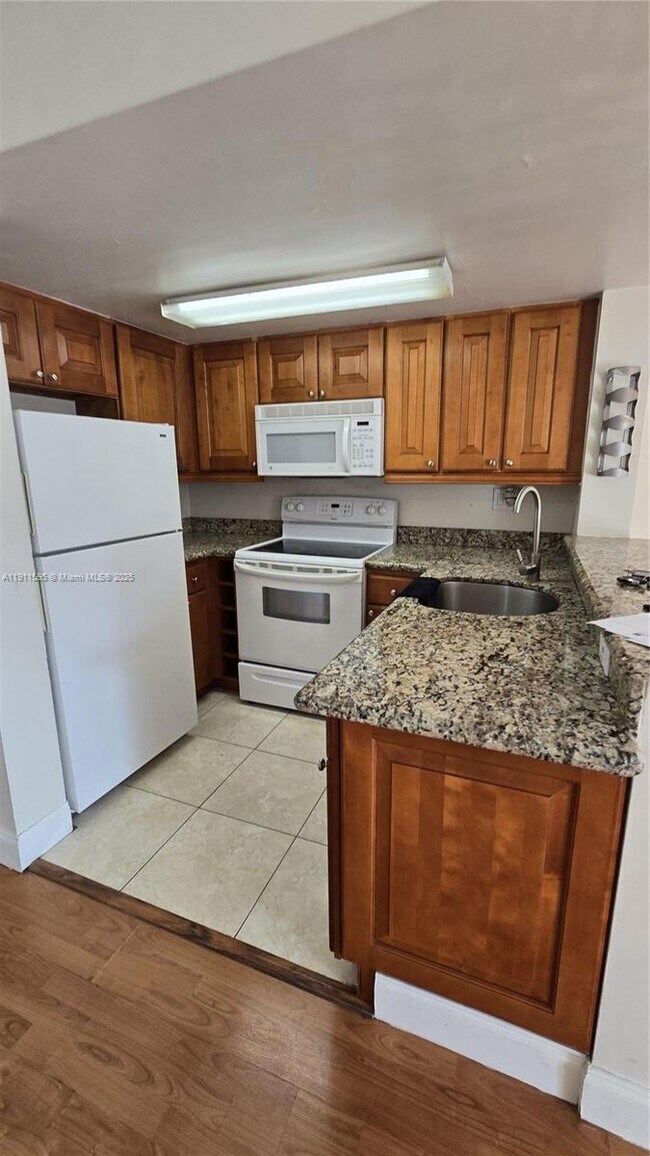 Photo - 8615 NW 5th Terrace Unidad 14-209