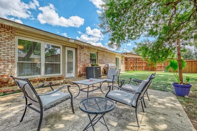 Building Photo - 12133 Cromwell Dr Rental